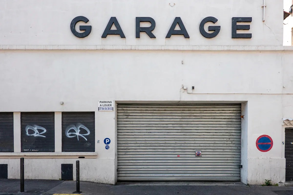 Location d’une place de parking : revenus concrets par ville