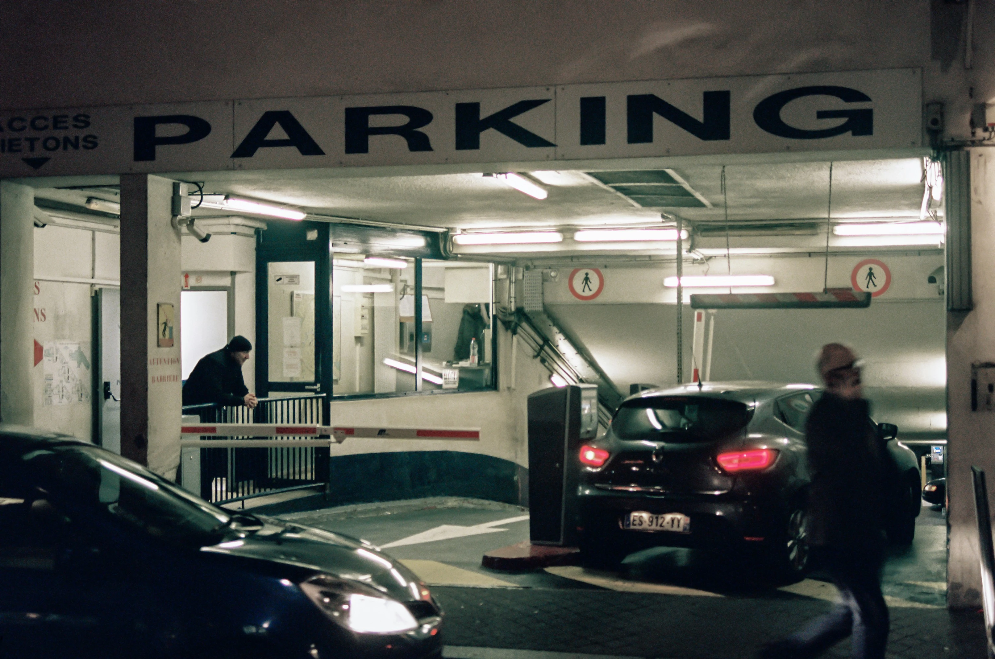 Car looking for parking space in a Belgian city